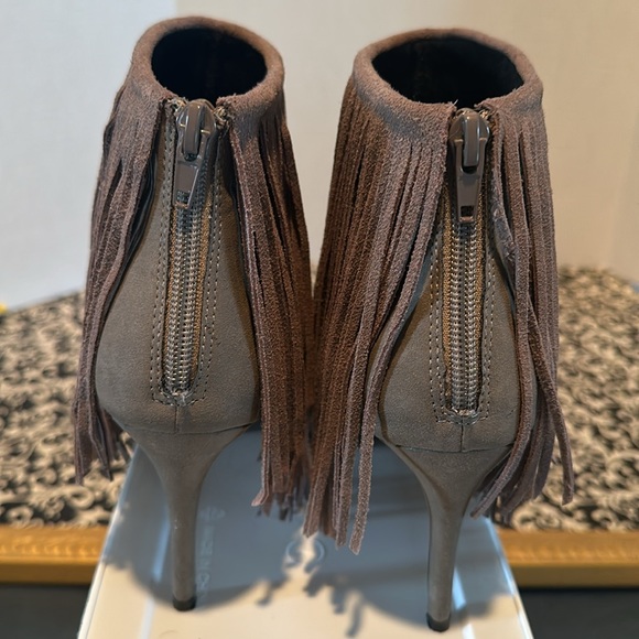 LFL Fringed Heeled boots size 9 Fabulous Boots to make your outfit unique🖤 - Picture 9 of 11